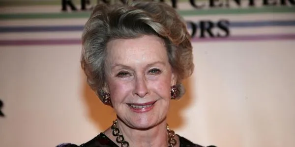 What is Dina Merrill net worth estimated? How did he get his fortune?