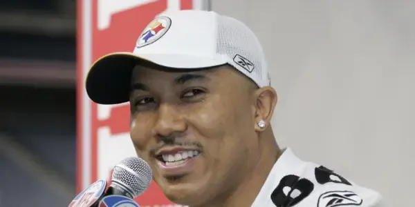 What is Hines Ward net worth estimated? How did he get his fortune?