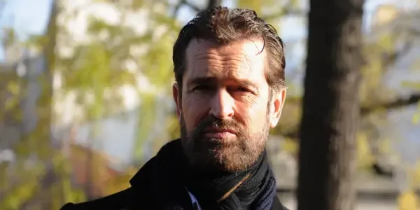 What is Rupert Everett net worth estimated? How did he get his fortune?