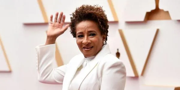 What is Wanda Sykes net worth estimated? How did he get his fortune?